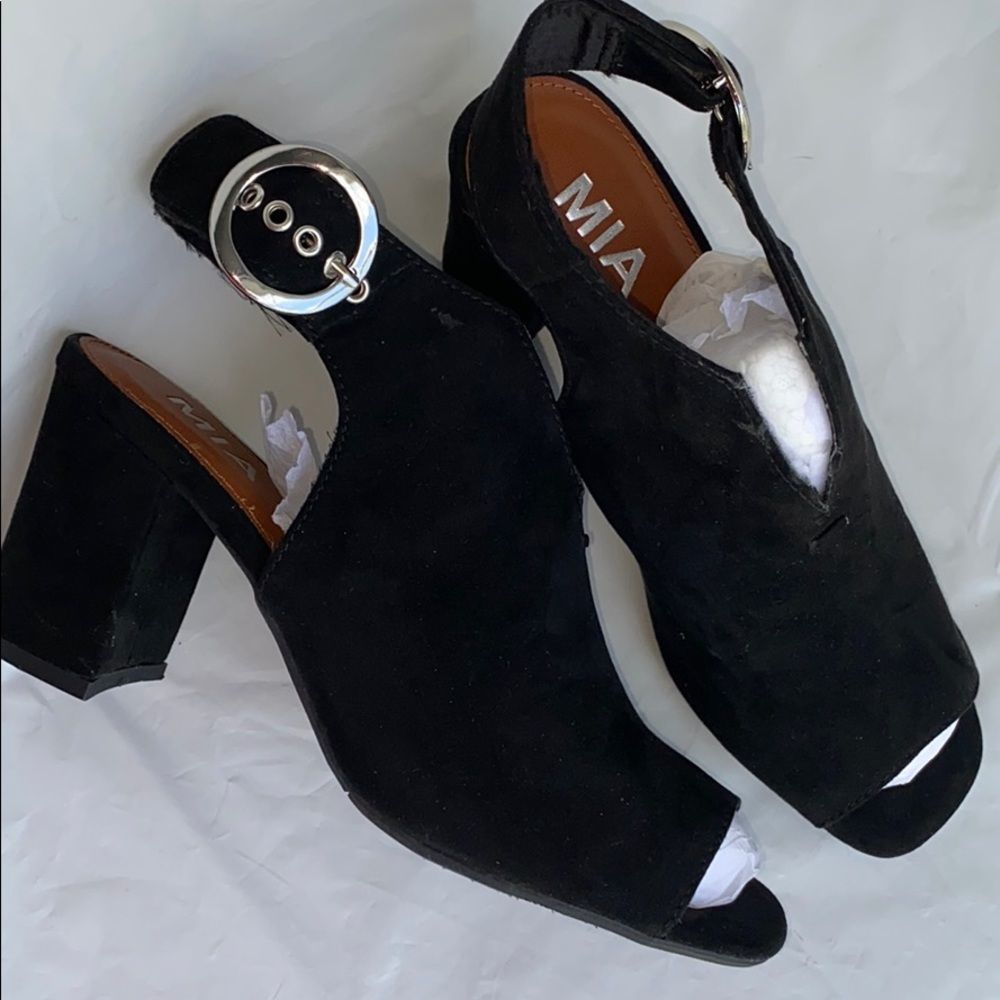 MIA black open toe ankle buckle strap heels Sz 7.5